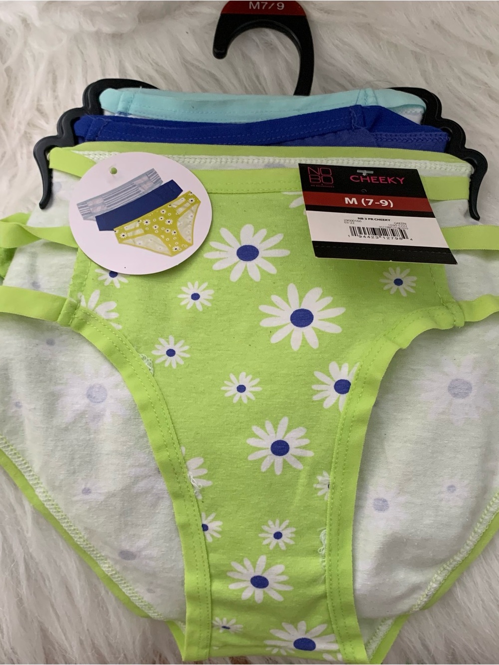 Set of 3 size medium (7-9) underwear